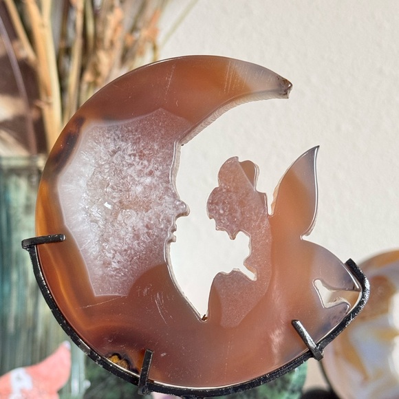 Druzy Agate Moon & Fairy Crystal carving Sculpture on custom stand - Picture 3 of 6